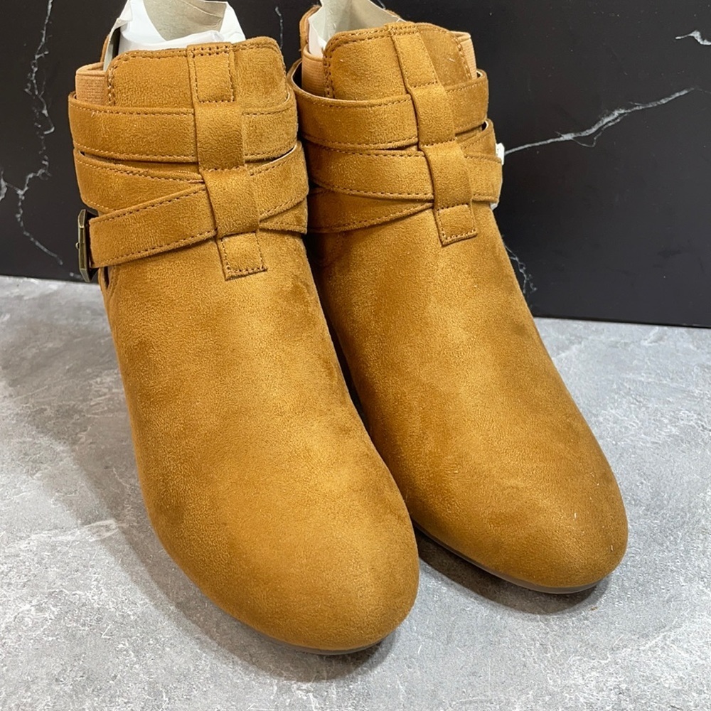 Nature Breeze Chunky Heel Bootie Tan Size 7m
